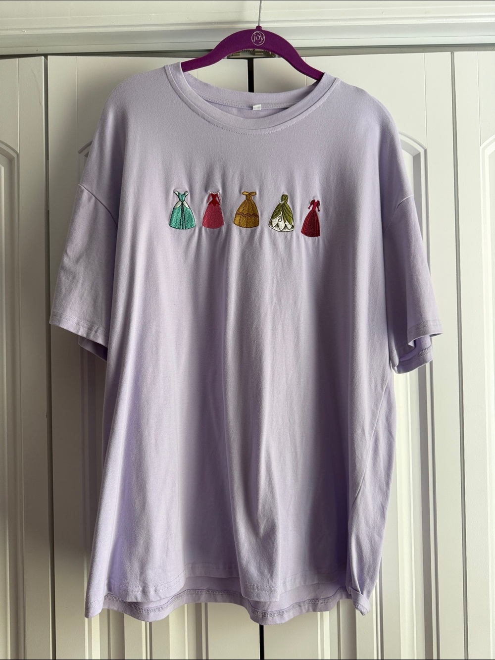 WOMENS DISNEY PRINCESS INSPIRED SHORT SLEEVE SHIRT — EMBROIDERED PATCHES